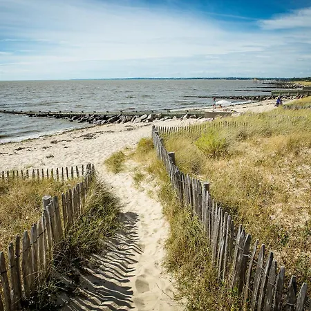 à 200m, Maison Mitoyenne De Plain-pied, 4 Pers