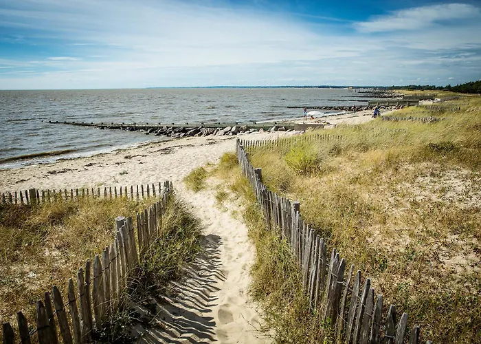 à 200m, Maison Mitoyenne De Plain-pied, 4 Pers